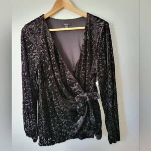 New ALFANI Black Velvet Wrap Top